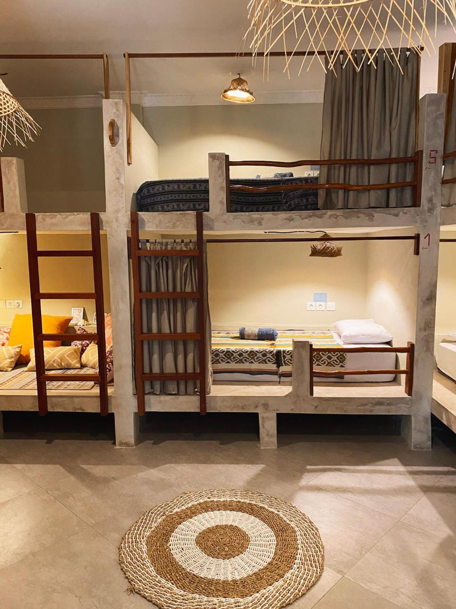 Secret Spot Surf And Stay Kuta  Ngoại thất bức ảnh