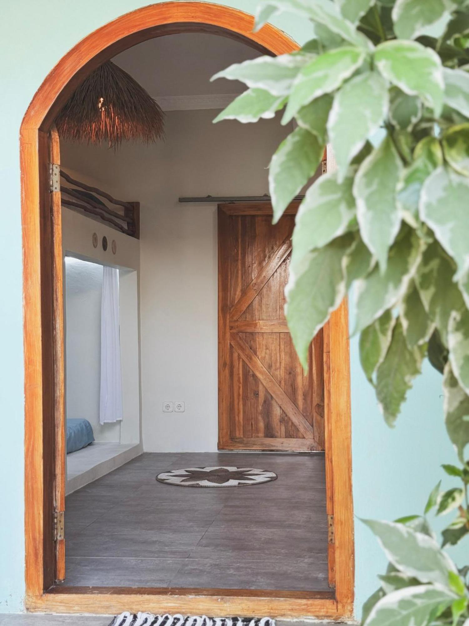 Secret Spot Surf And Stay Kuta  Ngoại thất bức ảnh