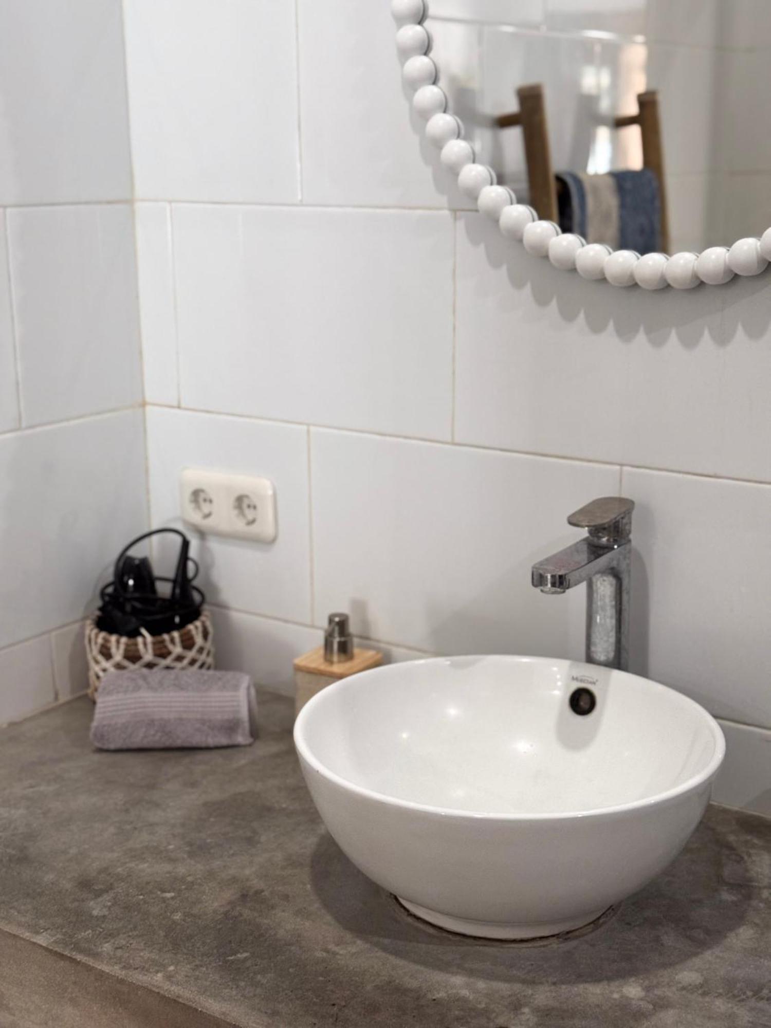 Secret Spot Surf And Stay Kuta  Ngoại thất bức ảnh
